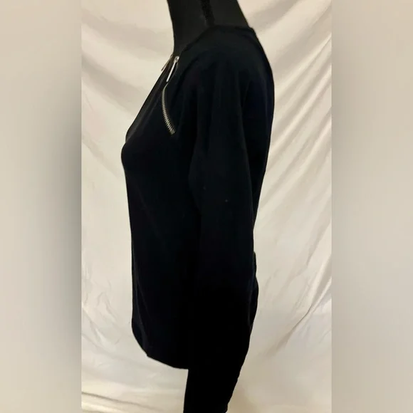 Michael Kors M top with silver zipper details - Picture 2 of 4